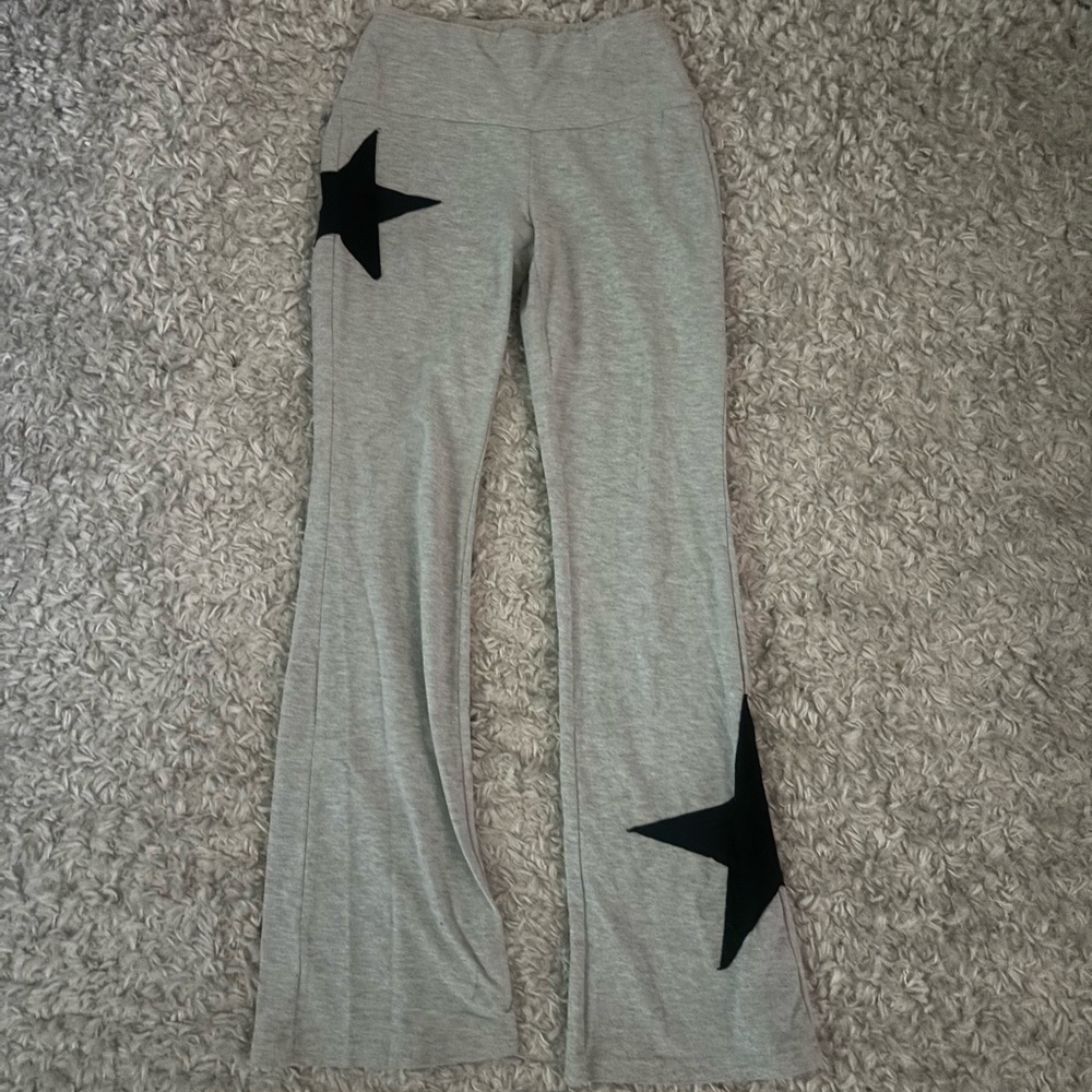 SHEIN Light Grey Knit Flare Leggings with Black Star Accents